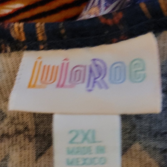 Lularoe Aztec Pattern Classic T size 2xl - Picture 3 of 5